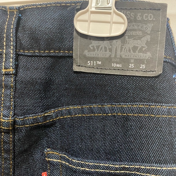 Boys Levi’s Like New Size 10 - Picture 2 of 4